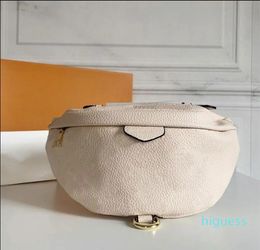 Designer-Millionaire sacs Sac de poitrine en cuir véritable Bumbag Cross Body Sacs de taille Tempérament Bumbags Fanny Pack Bum Sac de fleurs en gaufrage Célèbres cuirs souples Du