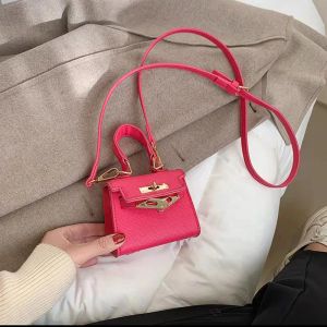 Diseñador Mini Totes diseñadores bolsa de mensajero Bolsos para niñas Monedero para niños Moda mujer bandolera Dama de lujo cuerpo cruzado Bolso gancho Cosméticos estuches para auriculares HBP