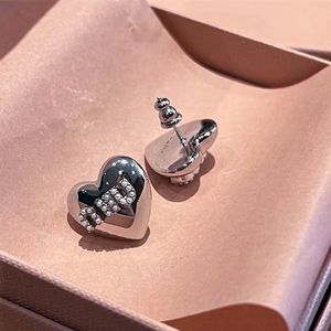 Ontwerper Miu Love Heart Vorme Earring Stud Women Hoge kwaliteit Titanium roestvrij staal Cool 18K Gouden oorbellen veelzijdige inbedding met parels sieradencadeau