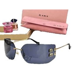 Designer Miu zonnebril voor mannen en vrouwen Plaatwerk frame Beenbril Reizen UV-bestendige zonnebrillta2
