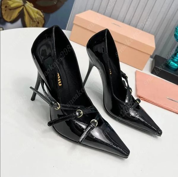 Designer Miui Sling High talons femmes Luxury True Belt Buckle High Heel Sandals Fashion Cat Talou Bouette Classic Classic Sandals Party Chaussures