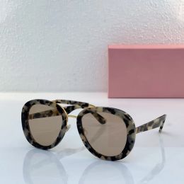 Designer Miui Lunettes de soleil pour les femmes de voyage d'été Essentials American Style Dames Lunettes de soleil Glasse-pilote Men UV400 BON MATÉRIEL