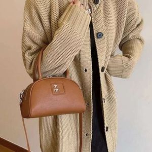 Sac Mius Designer Muimui Mui Mui Home Nouveau sac Shell demi-mois sac de selle à main mode polyvalent une épaule sac à bandoulière pour femmes