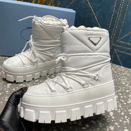 Designer Monolith Bottes de neige Plate-forme de mode Cheville Femme Boot Nylon Triangle imperméable à lacets Bottines de ski Semelle épaisse Chaussures d'extérieur