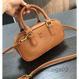 Ontwerper Mui Mui Bowl Bag Handtas Strand Crossbody De Tote Schoudertas Luxe Mode Man Vrouw Letter Bruin Lederen Messenger Make-up Reizen Miui Miui Tas