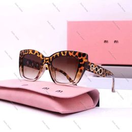 Designer Mui Mui Lunettes de soleil Cat Eye Luxe Mode Sports Polariser Muimui Lunettes de soleil pour femme Été Vintage Conduite Plage Rose Lunettes de soleil Miui Sunglasses 118