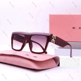 Designer Mui Mui Lunettes de soleil pour femme Luxe Mode Sports Polarize Muimui Lunettes de soleil Nouveau Vintage Driving Beach Goggle Square Sun Glasses Miui Sunglasses 610