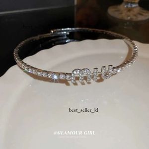 Ontwerper Mui Kettingen Diamant ingelegde kraag modeontwerp Persoonlijkheid Klein nummer Licht Luxe Luxe vrouwen ILZQ 634