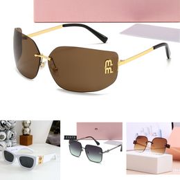 Lunettes de soleil de créateur Mui pour femmes lunettes de la mode Fashion Women Lettre de personnalité M.