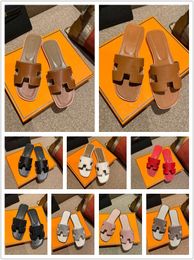 Designer pantoufles multicolores en cuir classique dames sandales chaussures plates de mode d'été.