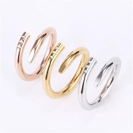 Designer Nails Bague Rose Gold Nail Bague Hommes et Femmes Mode Bijoux en acier inoxydable Design Creative Personnalité Couple Engagementm326D