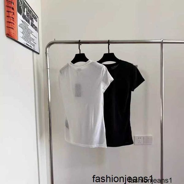 Designer Nanyou Women's Correct Edition P Family 2024SSSSSUMMER NEW |Triangle inversé T-shirt à manches courtes du cou rond 4RTR