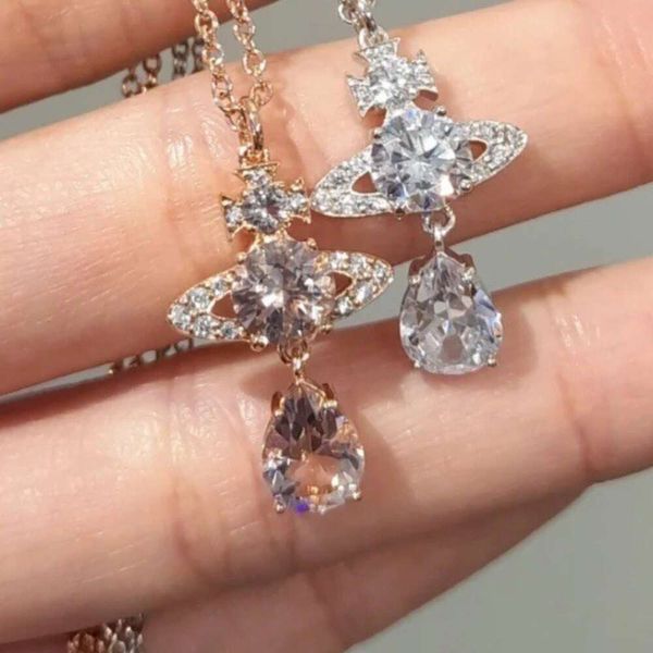 Collier de créateur Viviennr Westwoods Gouttelette d'eau étincelante Collier de larmes de sirène Collier de diamants colorés pour femmes Style superposé