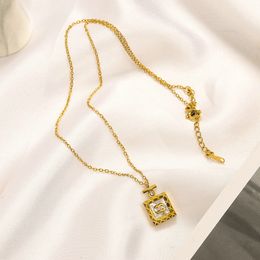 Collier de créateur ras du cou pour collier de lettre unisexe chaîne en or colliers de charme en acier inoxydable de haute qualité