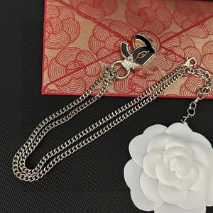 Collier de créateur Colliers pendentifs de luxe classiques Femmes Femmes de luxe 18K Bijoux de luxe