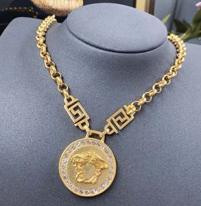 Collar de diseñador Moda collar colgante de oro cadenas de bisutería para dama para hombre y para mujer Amantes del partido regalo joyería hiphop con CAJA