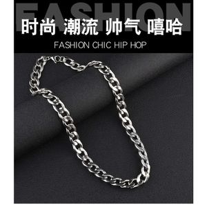 Collier de créateur partenaire de mode étoile le même collier Street Mens Womens Hip-Hop Cuban Chain Neck Chain Domineering Thath Collier