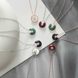 Designer ketting voor dames S925 zilver Amulet ketting Rode Agaat witte moederschelp mode