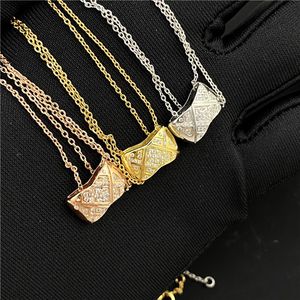 Designer ketting hart kettingen luxe sieraden voor vrouwen mannen 18K stijgen goud zilver parfum ananas diamanten ketting mode-sieraden huwelijksfeest cadeau dhgate