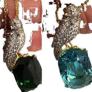 Collier de créateur bijoux en forme d'oiseau bleu vert avec diamants créateur de bijoux pour femmes