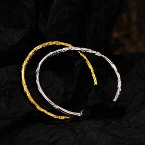 Collier de créateur personnalité polyvalente coréenne S925 bracelet à texture irrégulière en argent sterling ligne plissée bracelet fin points de vente et caractéristiques