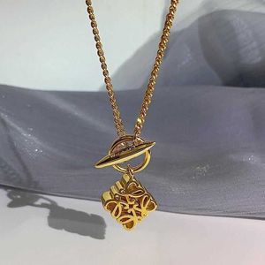 Designer ketting loews Luxe sieraden Topaccessoires Goud Kleurloze kettingen voor dames Populair ontwerp Hoge kwaliteit Kleine vierkante sieraden Kerstcadeau