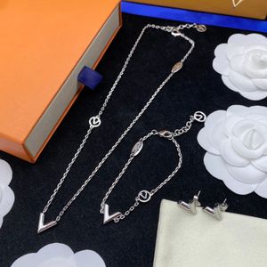 designer ketting luxe kettingen voor dames hip hot sieraden set verzilverd met armband oorbellen modemerk moissanite ketting mannen cadeau Valentijnsdag