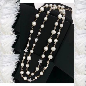 Designer collier de luxe pendentif colliers style classique Strands chaînes élégante perle chaîne lettre longue double couche chandail bijoux pour femme cadeau d'anniversaire