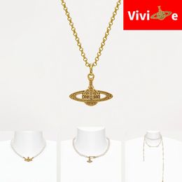 Collar de diseñador Luxury Viviane Westwood Sitio web oficial Mini Bas Relief Colgante 1: 1 Collar de perlas Collar para mujeres Joya de perlas de oro de 18 km de oro