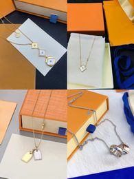 Collier de créateur pour femmes, bijoux de créateur, pendentif en or, colliers de créateur de mode, collier en acier inoxydable, cadeau pour femme