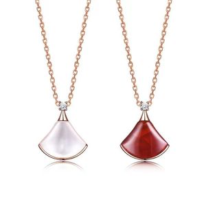 Designerketting, kleine rokketting, waaiervormige titanium stalen niet-vervagende sieraden, eenvoudige en modieuze klassieke stijl voor dames