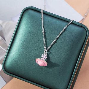 Collier de créateur Vivi de luxe, édition haute, nouvelle paire d'huile rose, collier Saturn en cuivre pur, accessoires de mode, bijoux, cadeau romantique pour la saint-valentin