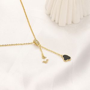 Designer Kettingen 18K Goud Mode Liefdesbrief Hanger Ketting Lente Familie Geschenken Sieraden Lange Kettingen Luxe Merk Choker Diamanten sieraden groothandel ZG2267