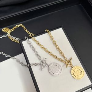 Colliers de créateurs Pendre de marque de marque 18k Gold Silver en acier inoxydable Collier Chaîne Pendants pour Vogue Men Women Wifts Jewelry Accessoires