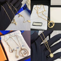 Designer kettingen merkbrief hanger Gold vergulde zilveren roestvrijstalen choker kristallen ketting ketting beren hangers voor vrouwen bruiloft Joodly accessoires