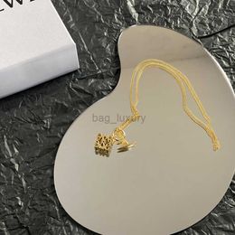 Collares de diseñador Gargantilla Cadena L-letra Colgantes Chapado en oro Latón Cobre Moda Collar para mujer Accesorios de joyería de boda B089