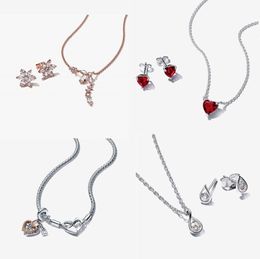 Colliers de créateurs pour femmes en or rose Pendant Pendre de haute qualité Chaîne de clavicule Diy Fit Pandor ME Rouge Love Collier Boucles d'oreilles Engagement Bijoux Gift