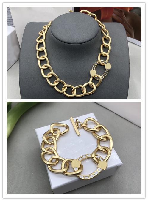 Conjunto de collares de diseñador Pulsera para mujer Cadena grande Joyería de lujo Collar de oro Pulseras Cabeza Marcas para hombre V Boda Caja de hip hop Nuevo