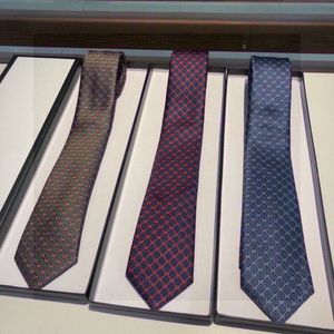 Designer Cravates 2021 Hommes Cravate Mens Cravates Luxurys Designers Business Cravate Mode Casual Cravates Cravate Krawatte Corbata Cravatta 220325XS
