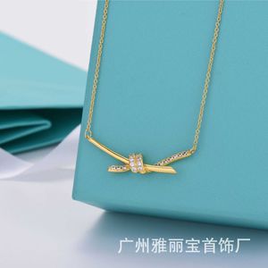 Designer New Knot Tiffany and Co Collier Femme Gu Ailing Même Style 18K Placage Véritable Or Bowknot Collier Chaîne Tempérament Exquis D2E8