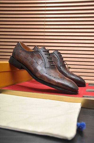 Diseñador Nuevos hombres Caballero Oxfords Vestido de rejilla Traje de negocios de cuero Zapatos con cordones de invierno Tamaño 38-45