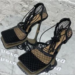 Designer New Sexy Mesh Pumps Sandals Feme Square Toe High Talon Lace Up Cross Tied Tietto Hollow Robes Chaussures plus taille 35-43