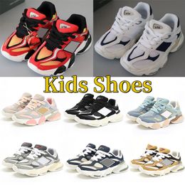 Diseñador Nuevo estilo Athletic 9060 Niños zapatos para niños bajas Niñas deportivas zapatillas para bebés crema gris negro multicolor flor flor para niños