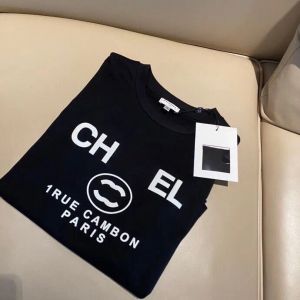 Diseñador Nueva versión Camiseta para mujer Francia Ropa de moda CHAN Carta Estampado gráfico Pareja Marca de moda Para mujer Para hombre Algodón Cuello redondo Corto