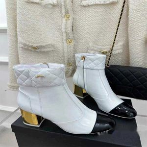 Ontwerper Nieuwe vrouwen Mary Jane Single Shoes Classic Lingge Leather Short Boots Luxe mode Hoogwaardige Dikke Heel Lacquer Leer