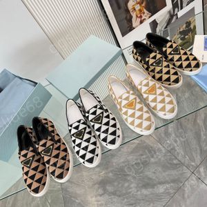 Designer New Women Triangle Tissu Mesh Shoe Slip on Loafer Mulle Mules Platform Sneakers Brand Treen Logo Chaussures Taille 35-40