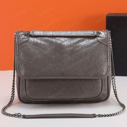 Designer Niki froissé sac à bandoulière en cuir brillant chaînes sous les bras sangle hobo sac à main de luxe aisselle crossbody femmes messager borsa qualité miroir