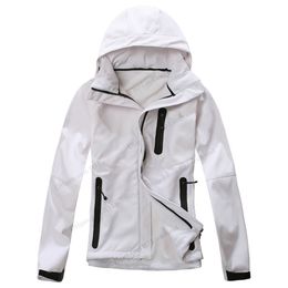 Diseñador Northern Face Mujer Chaqueta impermeable y transpirable Hombres Deportes al aire libre Abrigos Mujeres Esquí Senderismo A prueba de viento Invierno Outwear Soft Shell chaqueta de senderismo