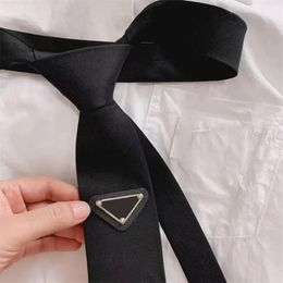 Designer Nylon Nylon Mens Business Business Suit Coup Tie Femmes Femmes Casual Shirts Silk Party Robe Leckwarear Cravate de Designer Femme Krawat 263L