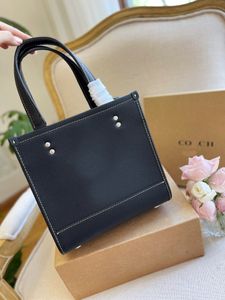 Designer du même petit sac carré fourre-tout pour femmes célibataires pour femmes sac à main femme boucle petite épaule tout élégant sac féminin